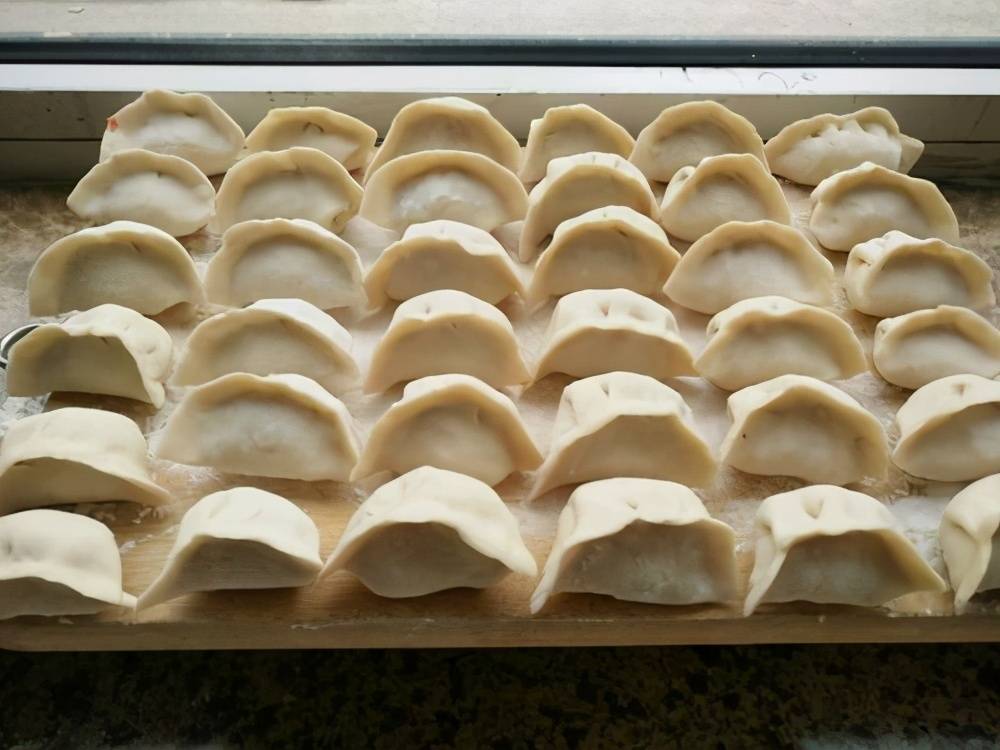 羊肉馅饺子怎么调制 e484c0ebea394eb984188b29d0dc8348.jpeg