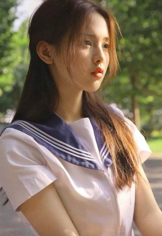 杨紫校服造型曝光！9位女星校服造型，赵露思谭