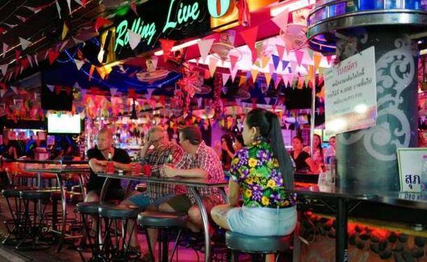 去泰国旅游时，为什么导游提醒不能去酒吧二楼？今天算明白了