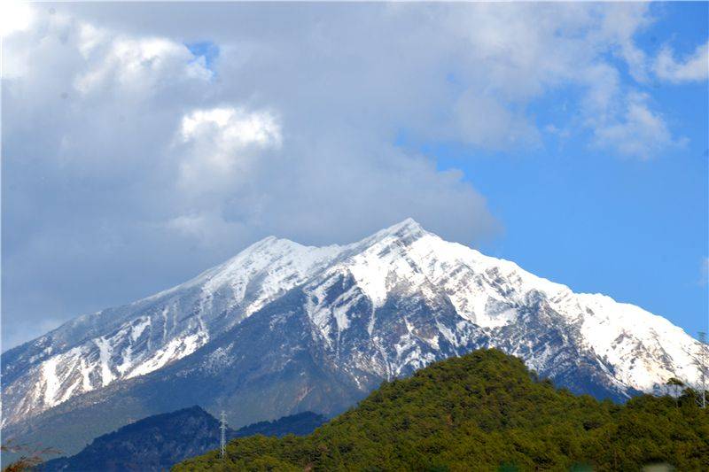 第五名:大理州·雪邦山雪岭火峰是云南滇中第一峰,山势雄伟,海拔4344