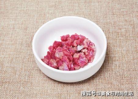 早餐来这样一碗热汤面,吃一口面,喝一口汤,一碗下肚,全身暖和