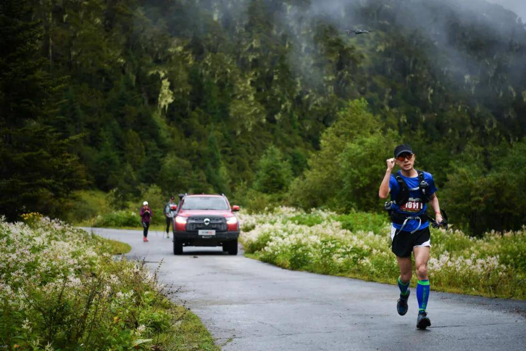 一块红布与公路猜成语_崔健一块红布(3)