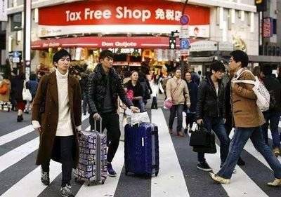 中国游客前往韩国购物，回国时在机场被罚3万元，网友却拍手叫好