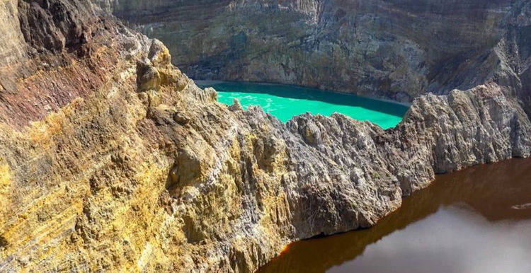 世界上最任性的湖泊，湖水颜色说变就变，1年能变好几次！