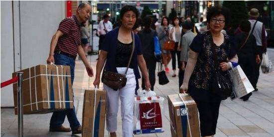中国游客在日本哄抢马桶盖，买回后却发现生产厂商是-CHINA
