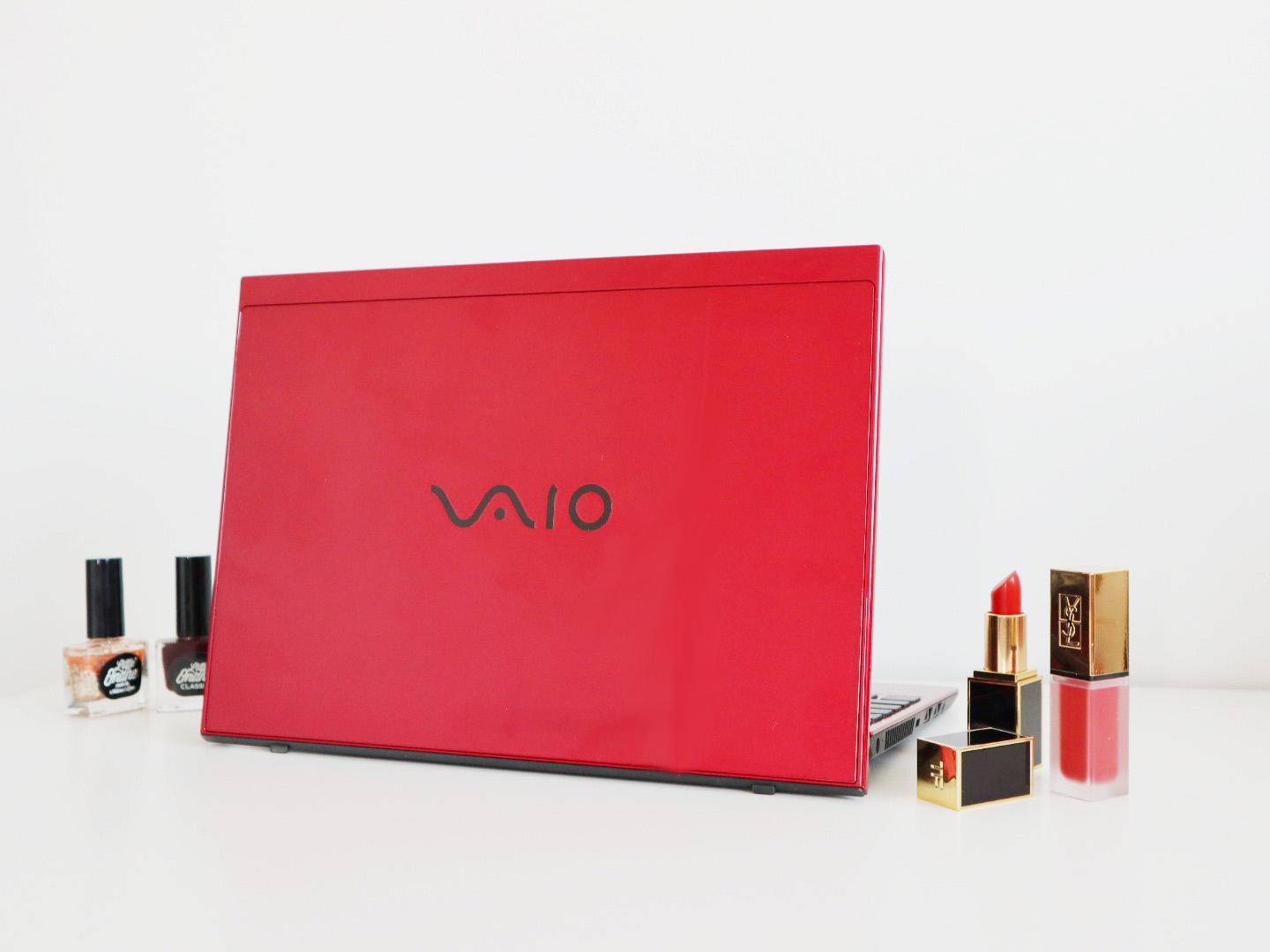 
这可能是现在最轻薄的条记本电脑 VAIO SX12耀世红条