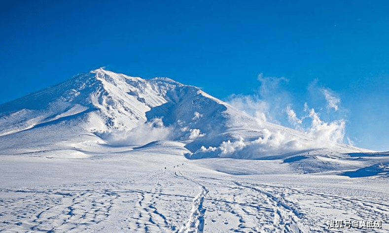 日本大雪山“SOS”事件，诡异的巨大求救信号，究竟是何人摆放？搜狐大视野搜狐新闻