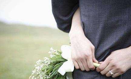 
40岁的女人对你有好感 不会说喜欢你 而是和你聊这些话题_开云app官网入口(图1)