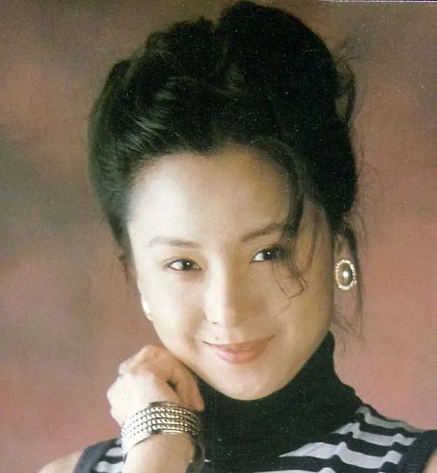 原创87版《红楼梦》女演员现代装有多美?邓婕,张莉,陈晓旭个个绝色