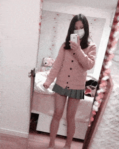 走人行斑马线,我不小心踩到前面一大爷的鞋后跟,大爷踉踉跄跄差点摔倒
