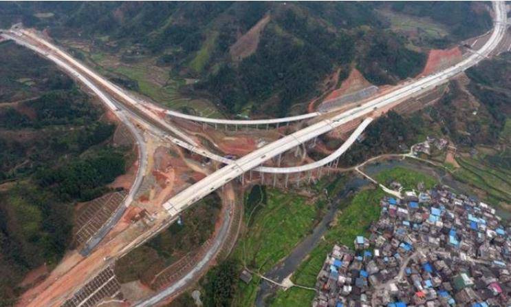 广西将要竣工一条高速，时速100公里，沿途城市将进一步发展