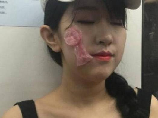 原创爆笑段子:表妹带了个外国男友,见面就hello,我顺嘴酷狗!