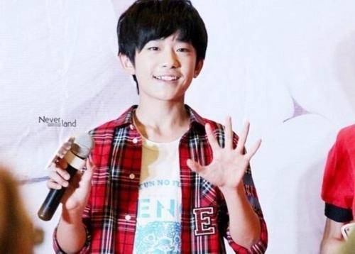 易烊千玺爸爸是干啥的 908748033cdf4cd2a832f62e28e51108.jpeg