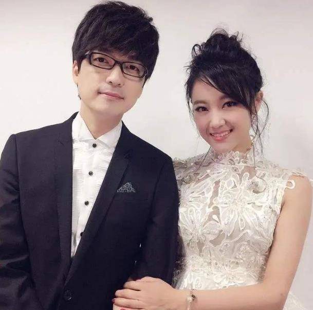 原创玖月奇迹彻底解散王小玮携手新搭档徐子崴演出两人关系曝光