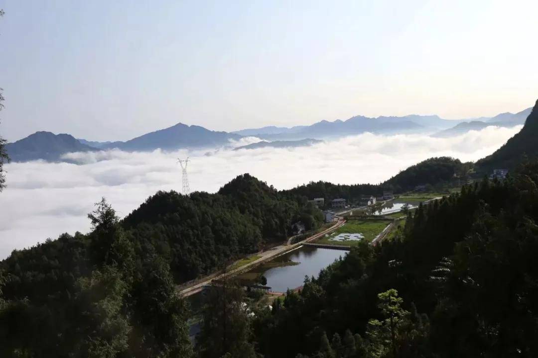 创建天府旅游名县来朝天旅游羊木镇水草坪生态康养好去处