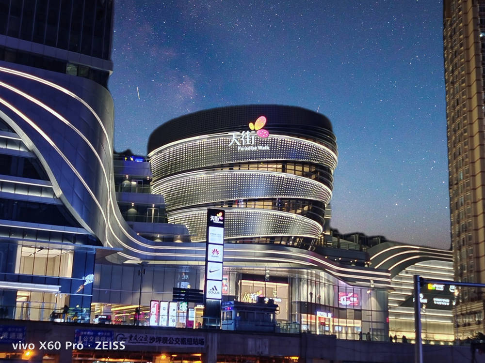 人物|包教包会！手机AI抠图轻松让你家拍照片背景秒变迪士尼城堡