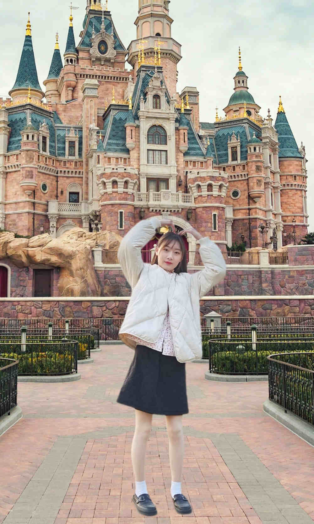 人物|包教包会！手机AI抠图轻松让你家拍照片背景秒变迪士尼城堡