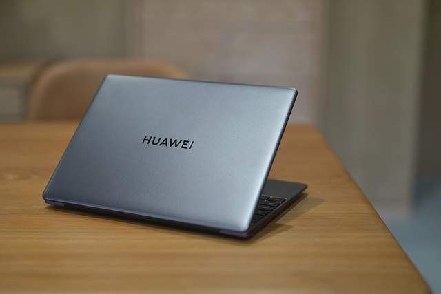 华为matebook14i5,华为matebook15 华为matebook132021开箱13公斤办公小钢炮