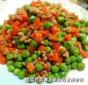 清新好吃又巨下饭的豌豆炒肉末_胡萝卜