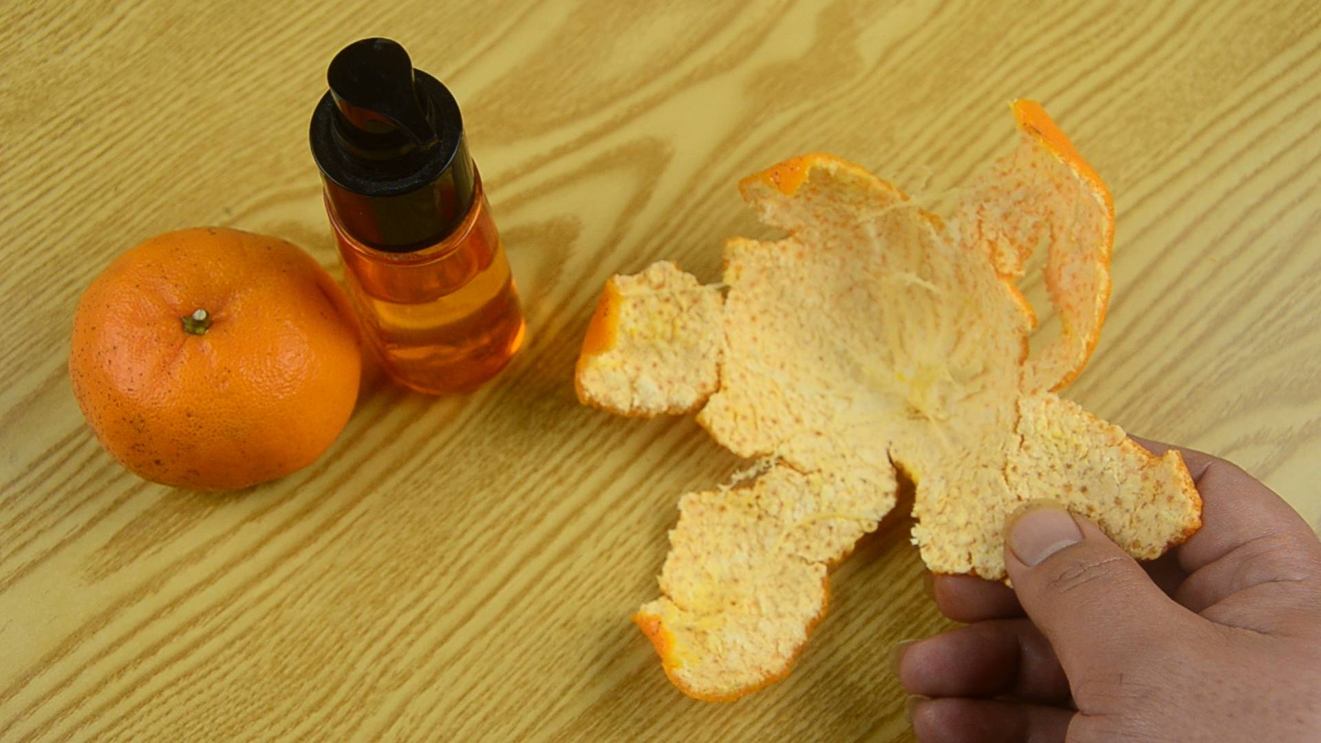 原创橘子皮不要丢,教你自制橘子精油,防晕车防蚊虫,味道比香水好使