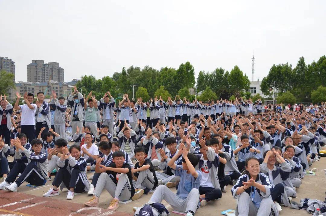 凌宇老师连云港市灌南县示范初中灌南初级中学初三中考励志演讲会