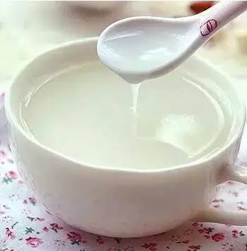 可煮米汤给宝宝喝.