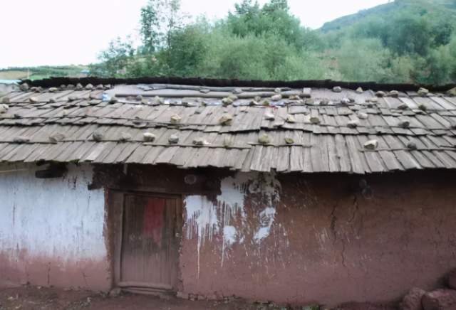彝族特色建筑瓦板房的建筑技艺