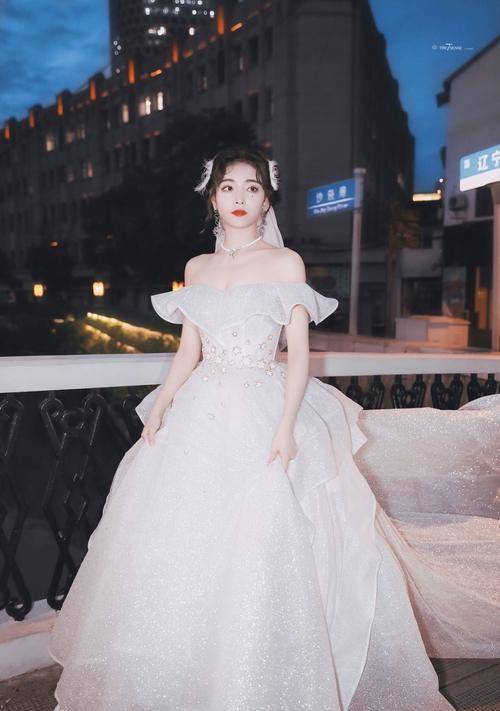 看了鞠婧祎热巴赵露思等人的婚纱造型,你最喜欢哪位呢?