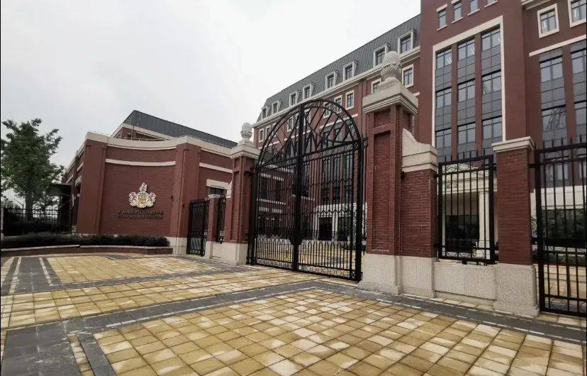 民办惠立幼儿园强大的师资力量,配备中文教师及外籍教师,均持有教师