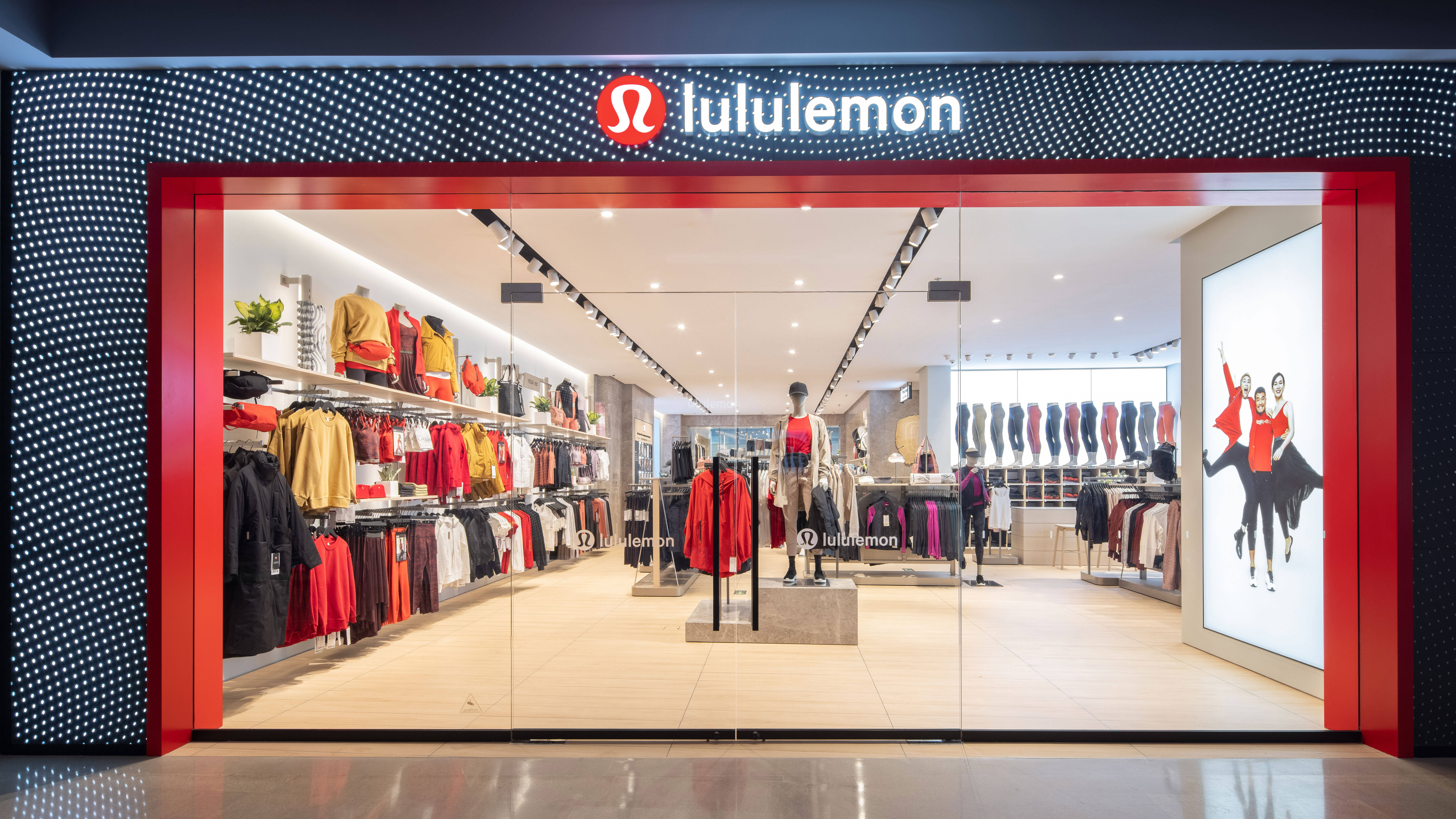 lululemon北京三里屯门店换新启航 重装开幕