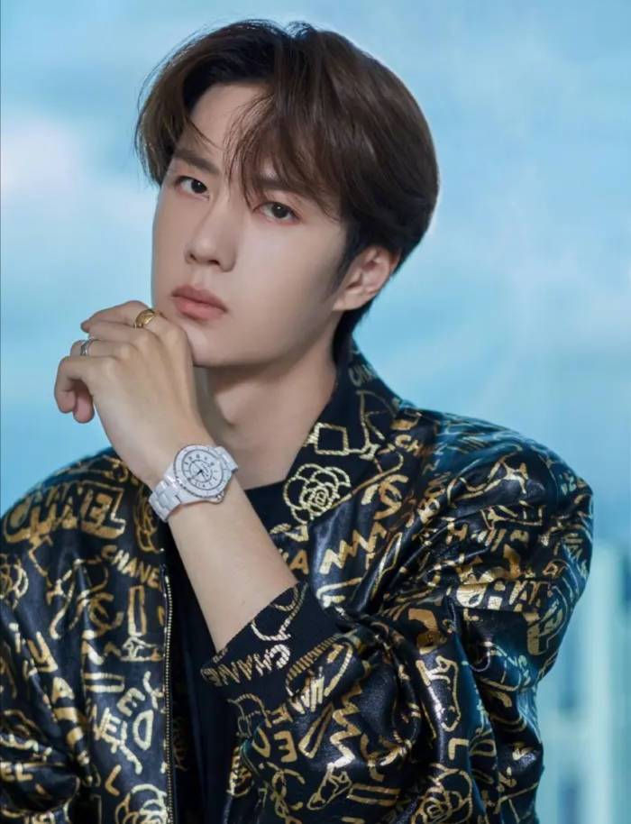 王一博戒指倒影真相大白,既然是在场的工作人员_网友