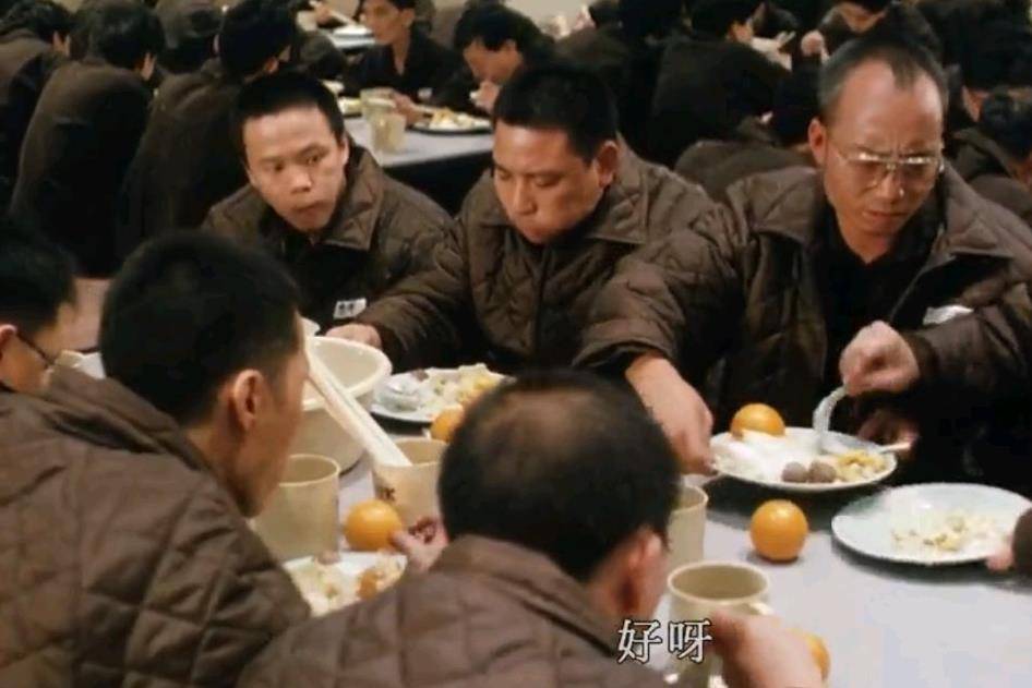 原创为何香港"监狱题材"的作品,犯人的伙食里每顿都有一个橙子?