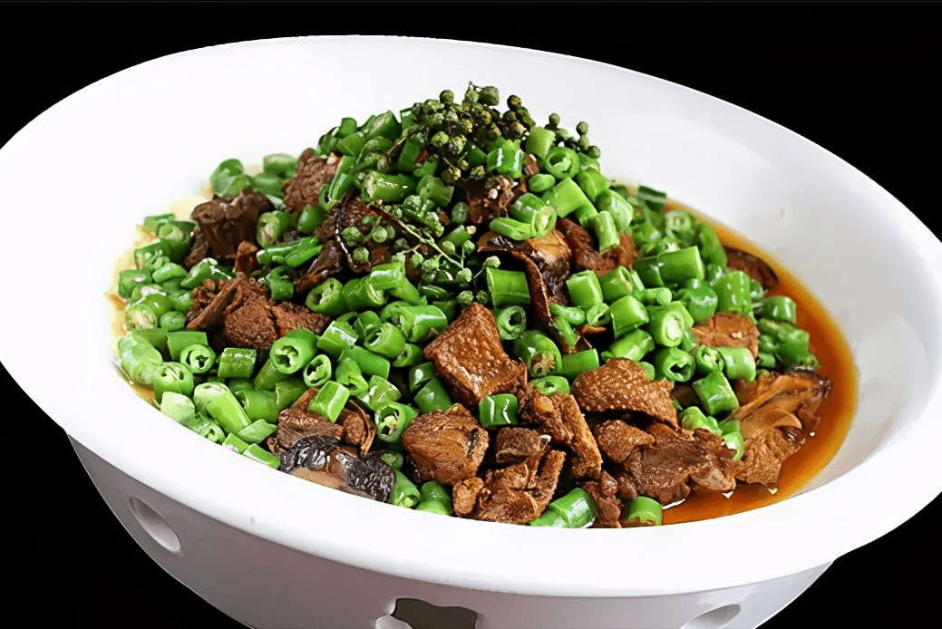 香煎蹄花招财猪手青椒焖鸭家传肥肠鳝鱼粉条川味家常菜