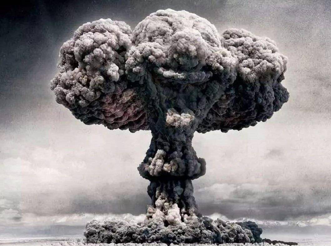 原创中国第一颗原子弹爆炸时,苏,美,英,法四国都是啥反应