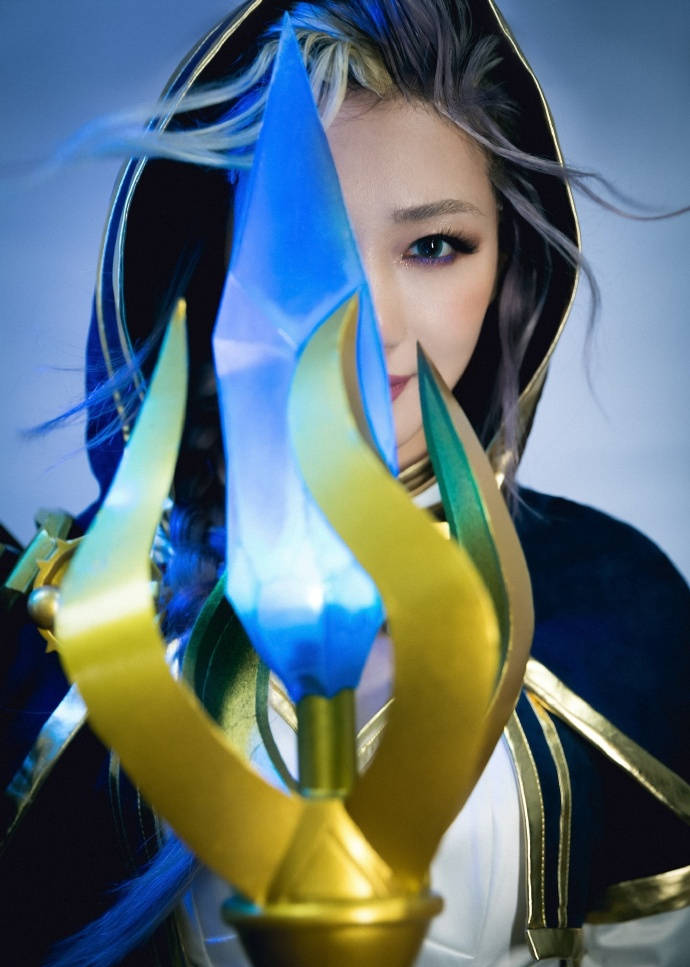 万茜cos魔兽世界吉安娜化身女法师又酷又飒