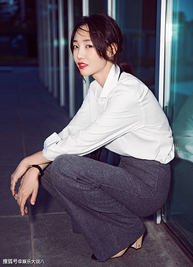 女神白百何职业装,傍晚带给你不一样的视觉魅力