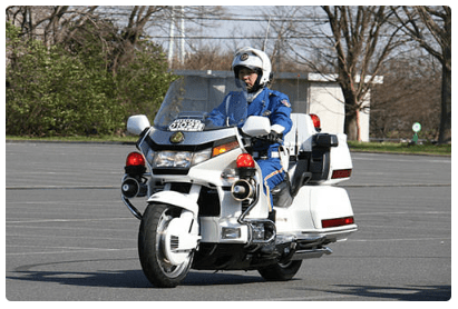 原创日本警察的忍者摩托车部队9种警用摩托像印度军队那样搞比赛