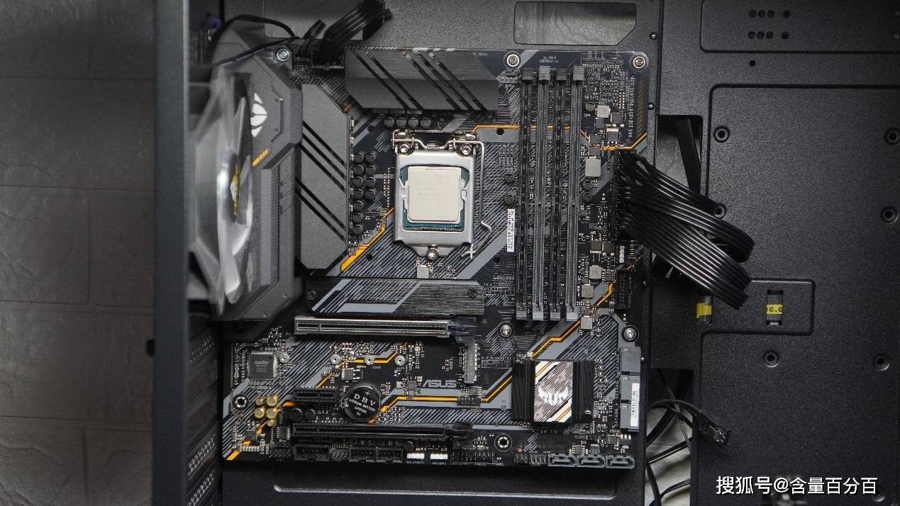 支持xmp内存,最高支持双通道ddr4-2933规格内存,搭配华硕optimem内存