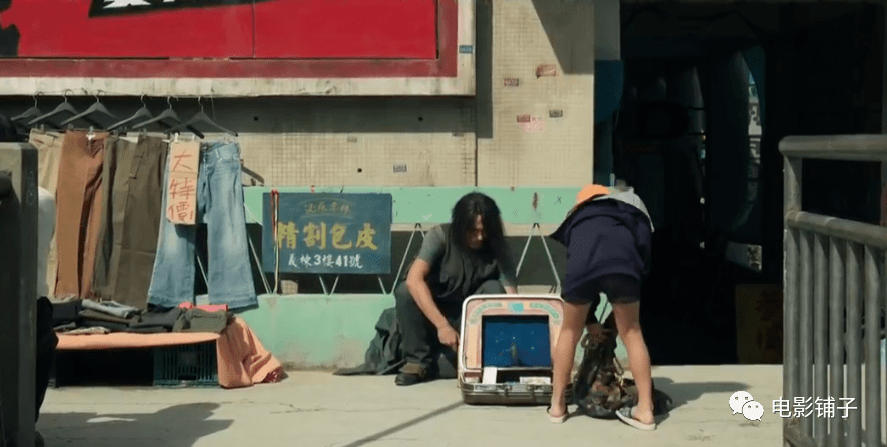 《天桥上的魔术师》影评:台剧这是要爆发么,又来一部硬的