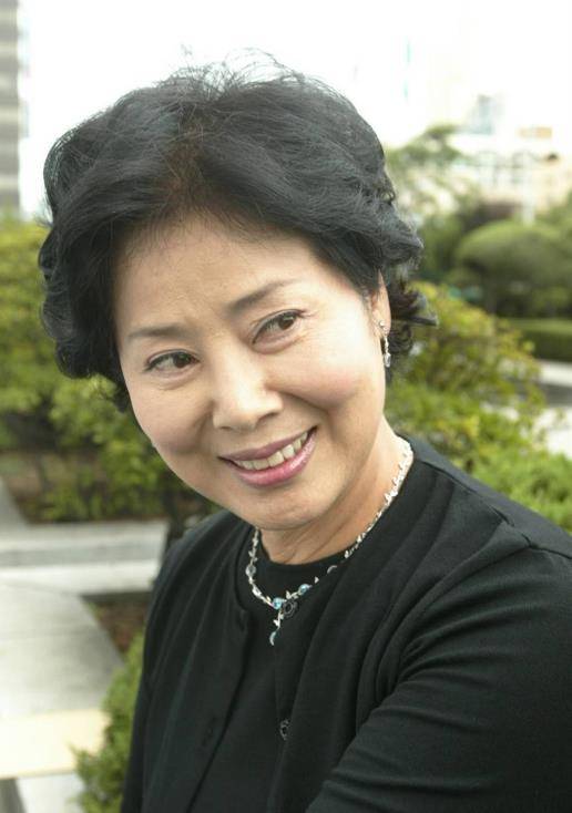 国民妈妈鲜于龙女为夫还债狂接戏照顾一家九口太心酸