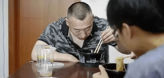 原创"万万没想到啊",大力哥成了大网红,曾让人耻笑,如今让人敬佩