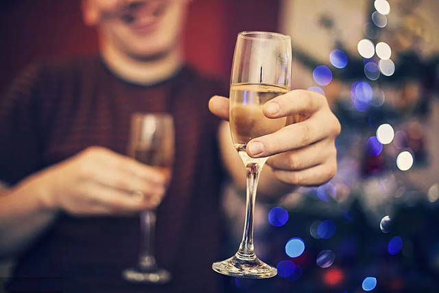 原创饭局中的浮世绘:酒过三巡后,高人已经将你一一看透
