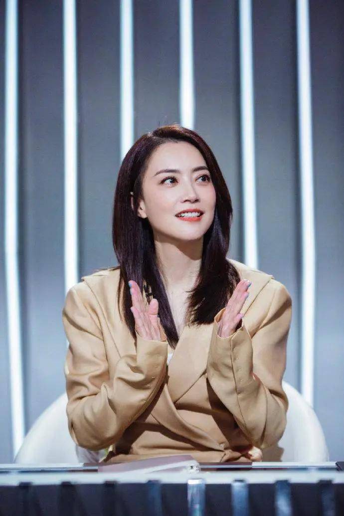 曾未婚生子,让谢霆锋跟了25年的霍汶希,凭什么备受港圈追崇?