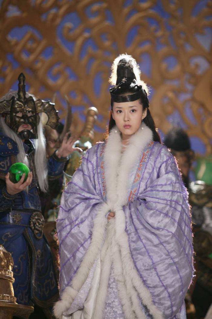 原创曾因出演《宝莲灯》嫦娥一炮而红,后来42岁气质不减魅力依旧
