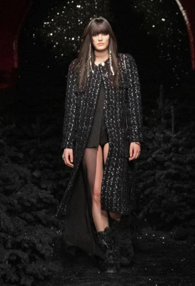 2021香奈儿秋冬时装,香奈儿2021高定系列 【巴黎时装周】香奈儿 chanel 2021秋冬高级成衣系列