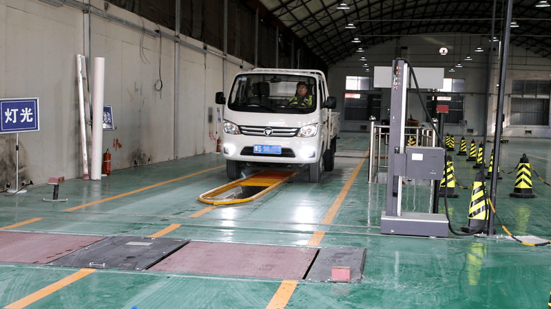 信阳的广大车主福利来了,市区内一家专业汽车检测线正式运营.