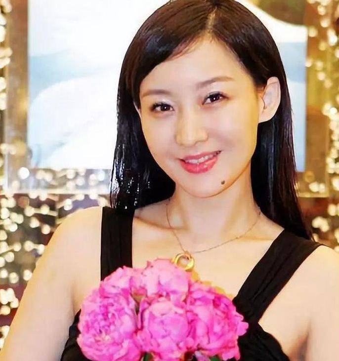 原创买红妹18岁女儿近照曝光!像极了亲爹孙楠,如今与佟丽娅搭戏