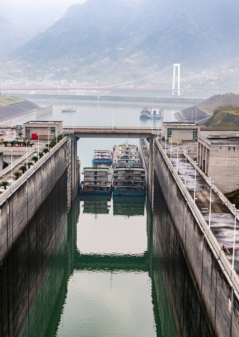 湖北宜昌:三峡大坝启动北线船闸单向检修 为期35天