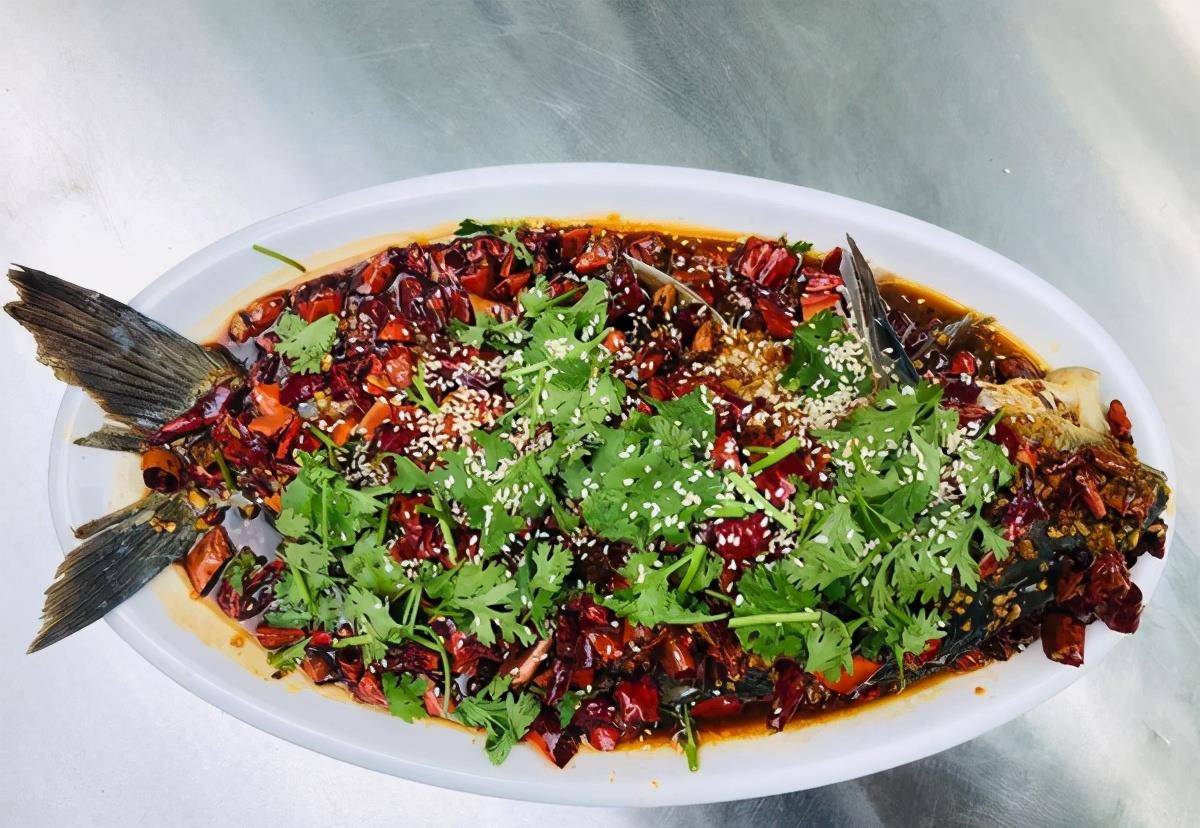 春节过后,美食继续吃起来,济宁特色香辣鲤鱼少不了,香