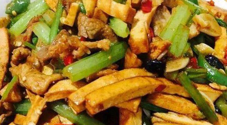 精选美食:香辣香干肉片,枸杞木耳炒山药,红烧猪蹄,豆芽拌蘑菇